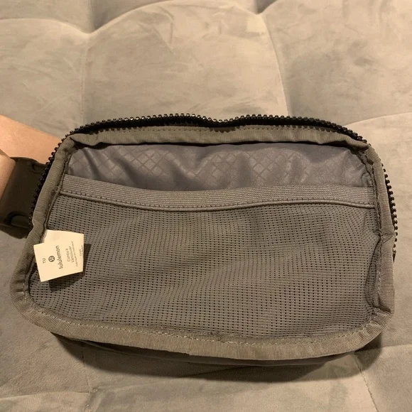 RARE 🦄 Original OG Lululemon Everywhere Belt Bag Peach Gold TB2 - Picture 5 of 13